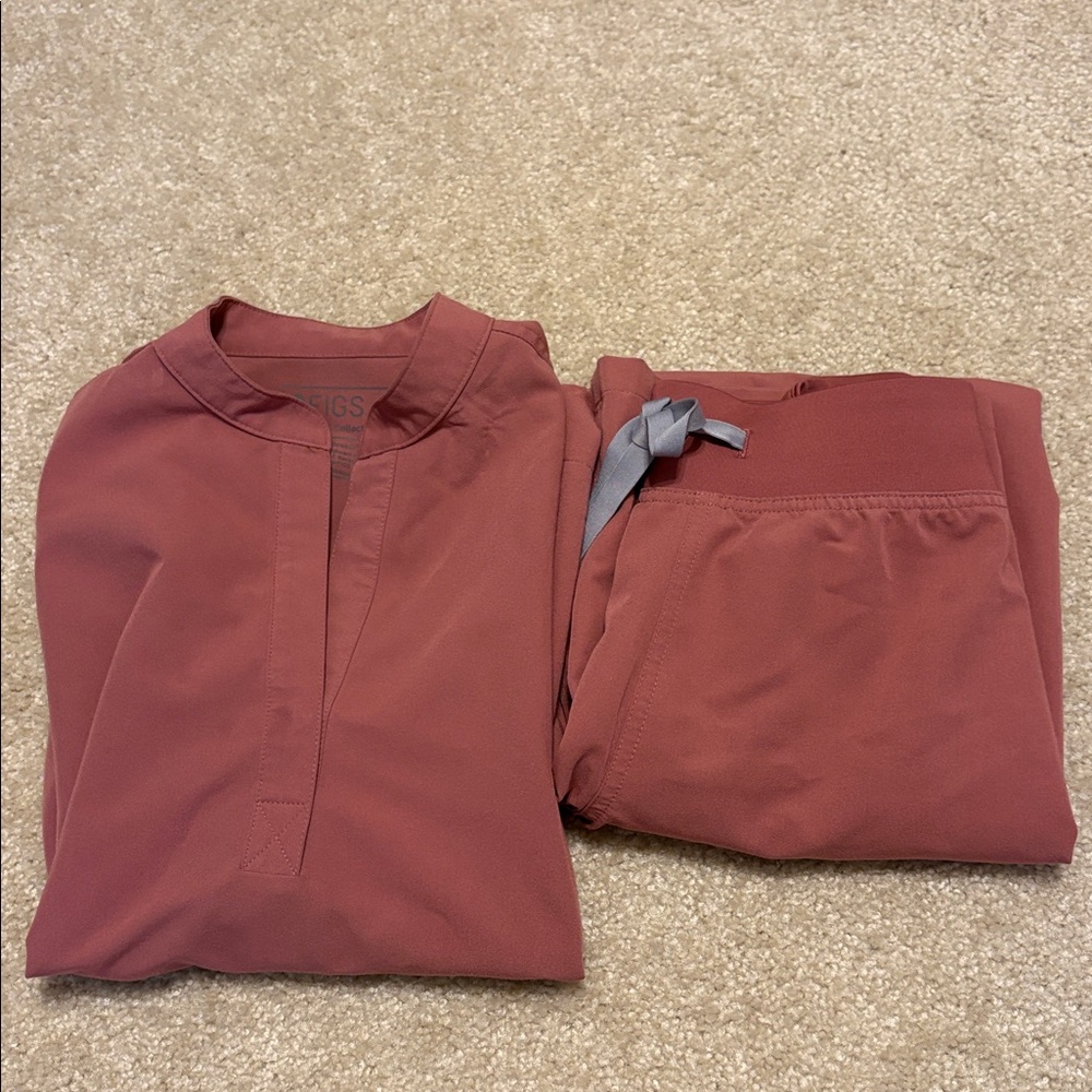 Figs Dusty Rose Scrub Set - Livingston and Rafaela